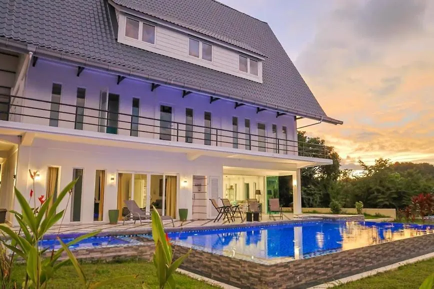Sunset Hill Villas - Aquamarine Pool Villa Langkawi